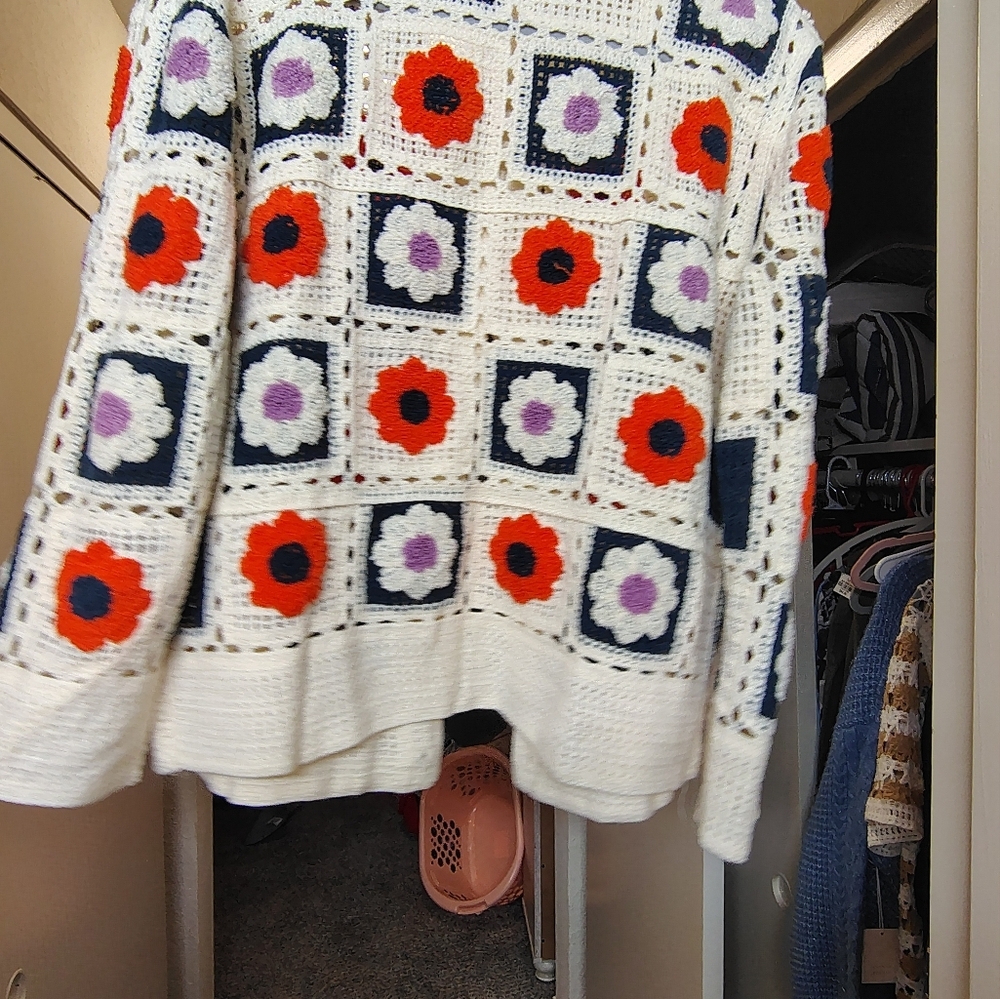 Knit multicolored sweater with front buttons - Picture 7 of 8